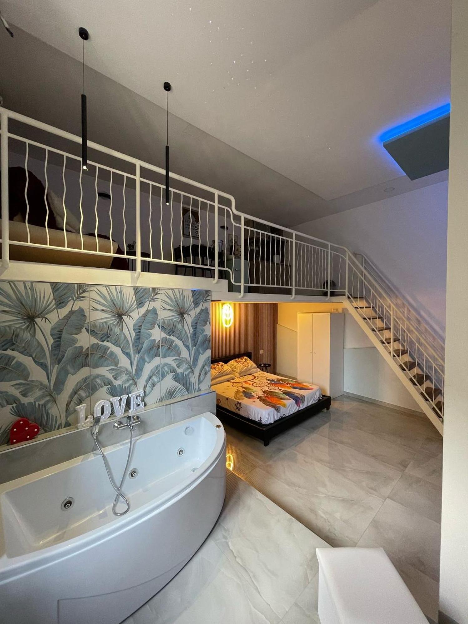 Апартаменты Charm E Chic Неаполь Экстерьер фото