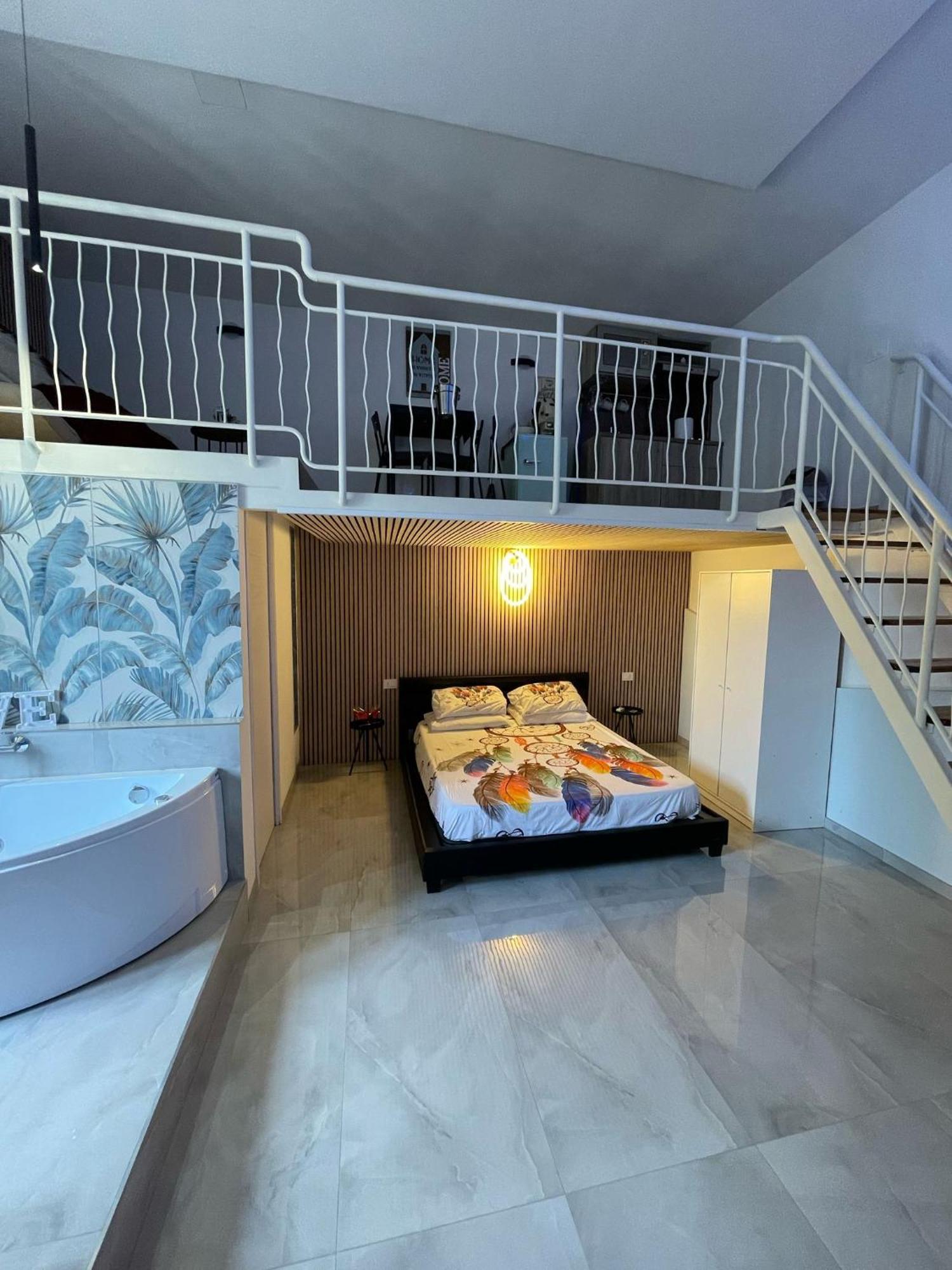 Апартаменты Charm E Chic Неаполь Экстерьер фото
